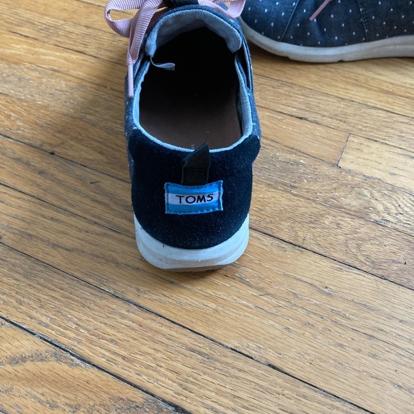 TOMS Sneakers - Picture 3 of 3